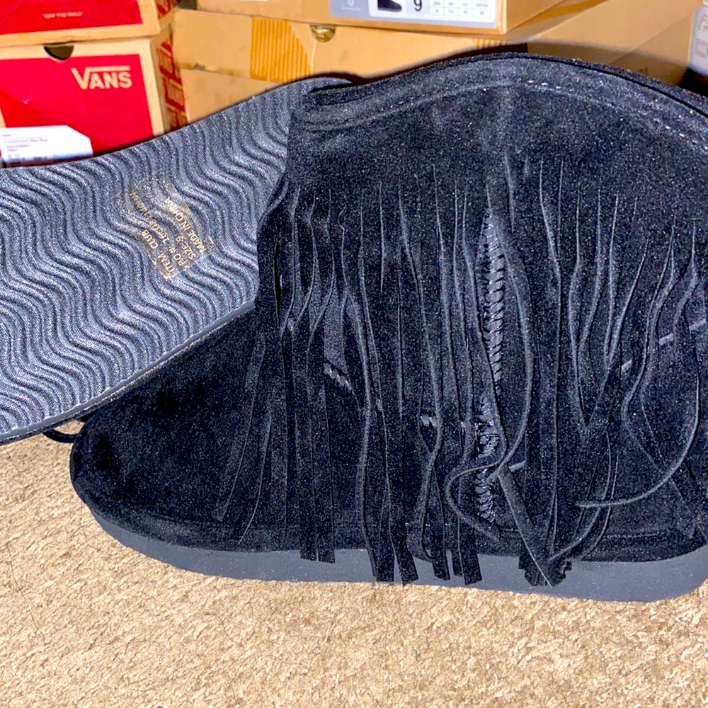 Black kali boots